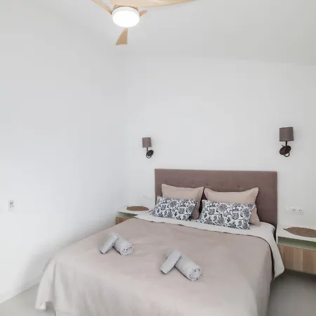 Casa Agatha - 3 Terraces, Ac, Tv Channels, 2 Bedrooms & Bathrooms, Heated Pool 公寓 圣米格尔德阿沃纳